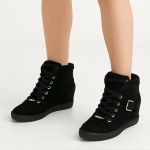 Call It Spring Black women’s Sneakers with Sleek Design(D9)@